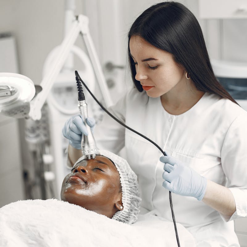 Résultat peau raffermie après protocole Morpheus 8